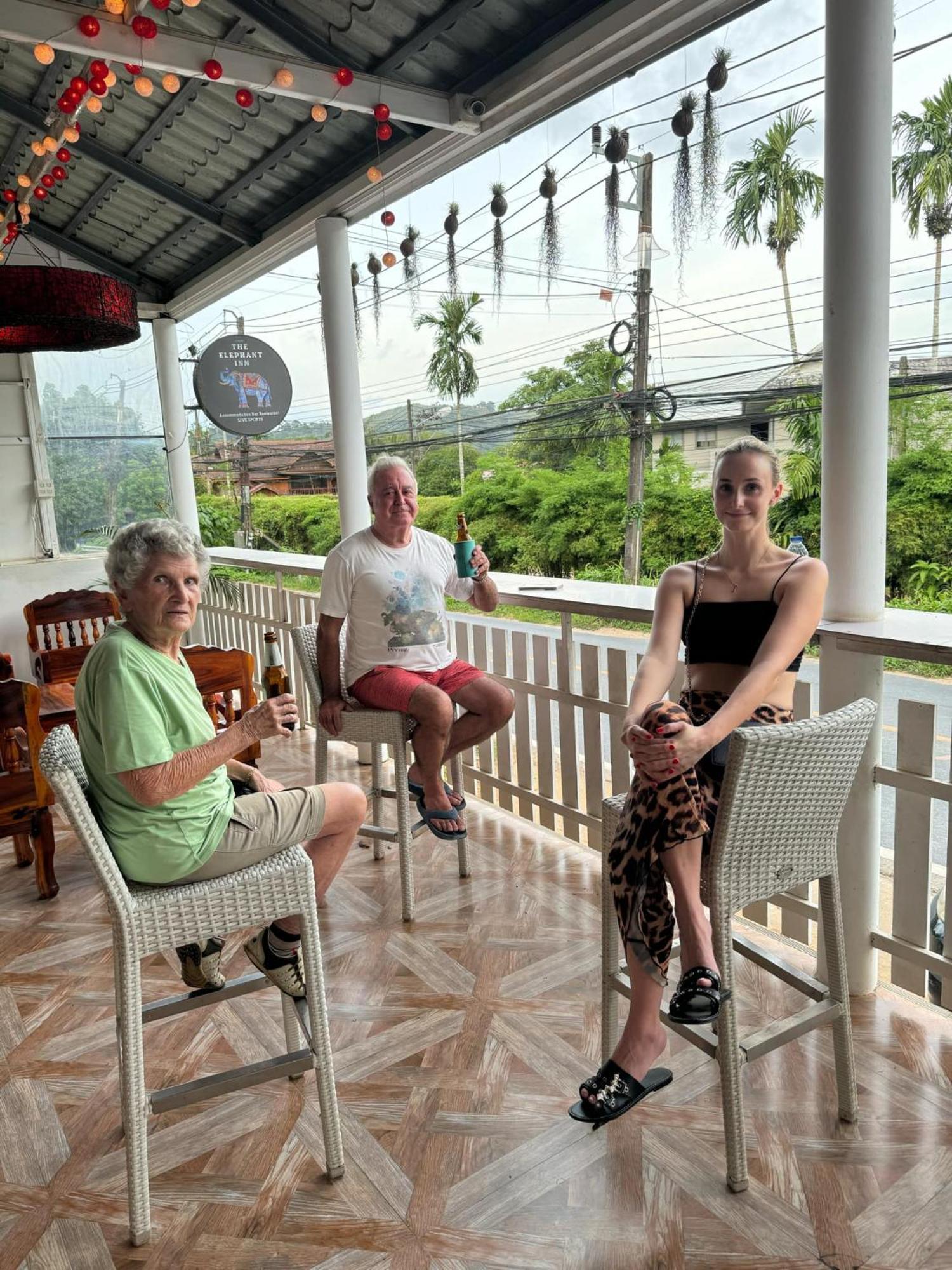 Elephant Sports Bar And Accommodation Phuket Exterior foto