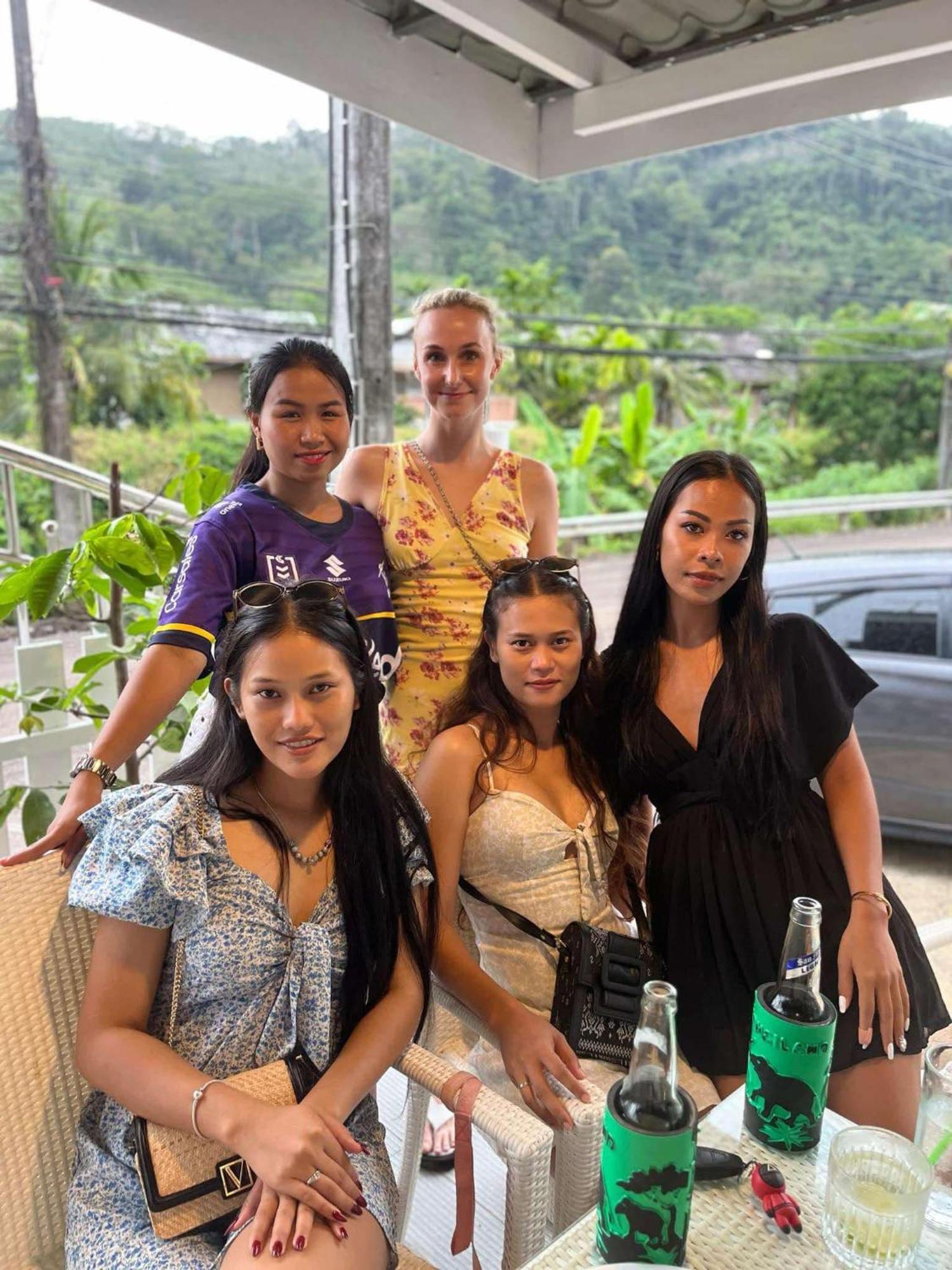 Elephant Sports Bar And Accommodation Phuket Exterior foto